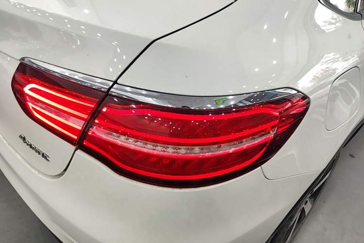 Used Mercedes-Benz GLC Coupe 2017 GLC 200 4MATIC Coupe SUV Exterior 3