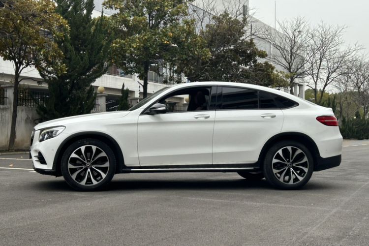 Used Mercedes-Benz GLC Coupe 2017 GLC 300 4MATIC Coupe SUV Exterior 6