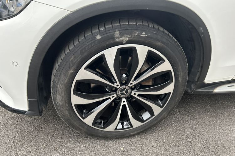 Used Mercedes-Benz GLC Coupe 2017 GLC 300 4MATIC Coupe SUV Exterior 7