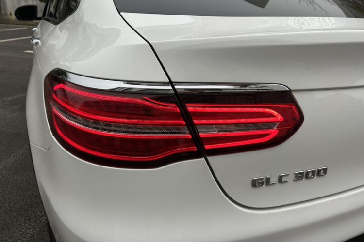 Used Mercedes-Benz GLC Coupe 2017 GLC 300 4MATIC Coupe SUV Exterior 9