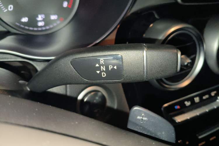 Used Mercedes-Benz GLC Coupe 2017 GLC 200 4MATIC Coupe SUV Gear Lever