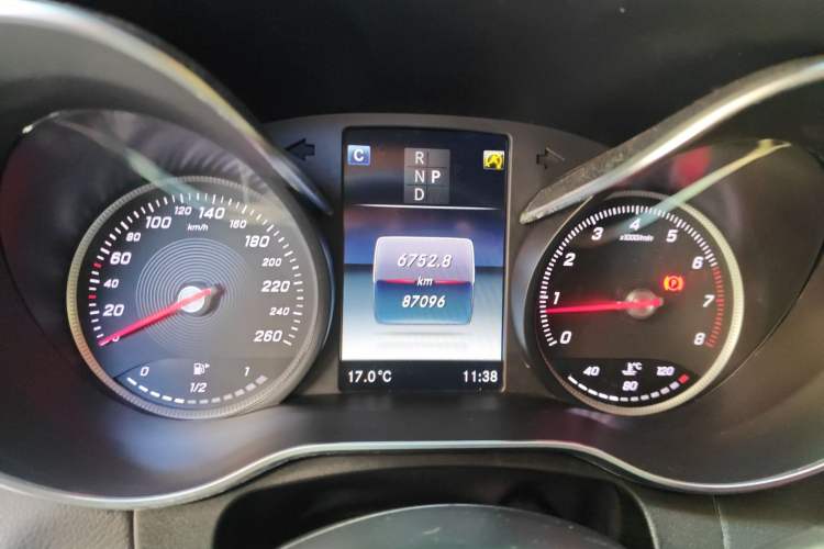 Used Mercedes-Benz GLC Coupe 2017 GLC 260 4MATIC Coupe SUV Instrument Cluster