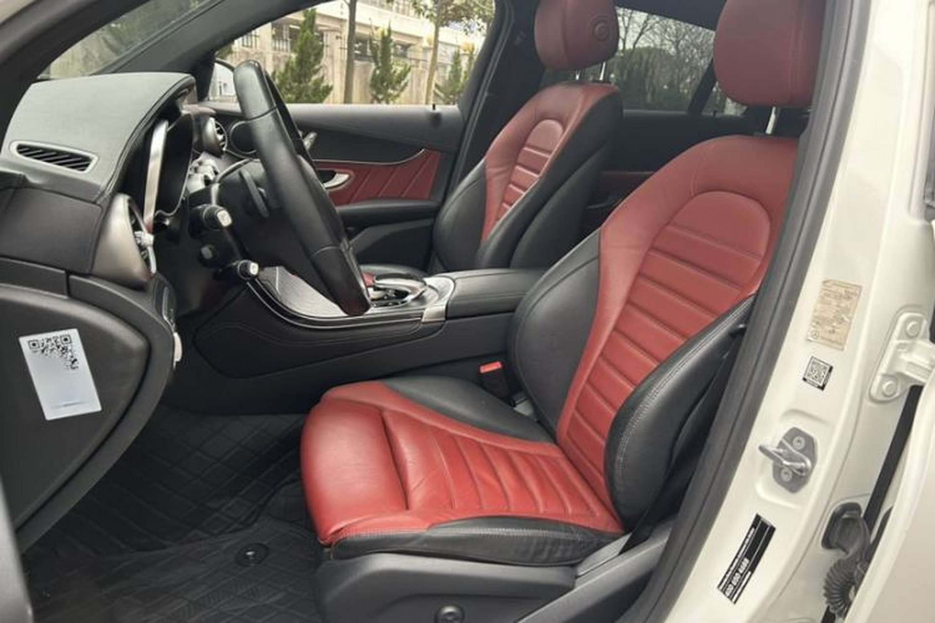 Used Mercedes-Benz GLC Coupe 2017 GLC 300 4MATIC Coupe SUV Interior 11