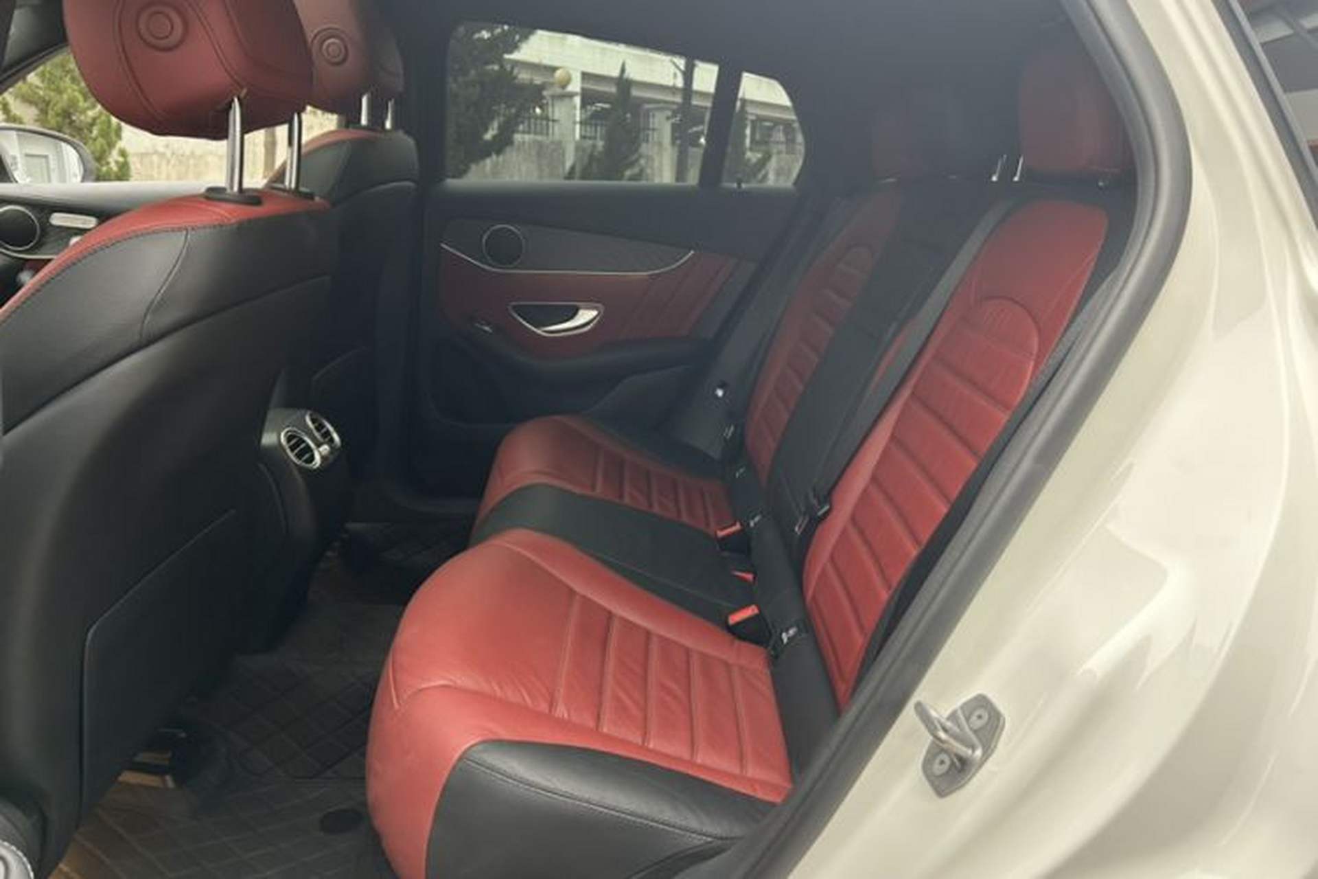 Used Mercedes-Benz GLC Coupe 2017 GLC 300 4MATIC Coupe SUV Interior 3
