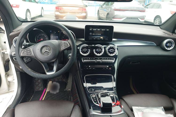 Used Mercedes-Benz GLC Coupe 2017 GLC 200 4MATIC Coupe SUV Interior 3