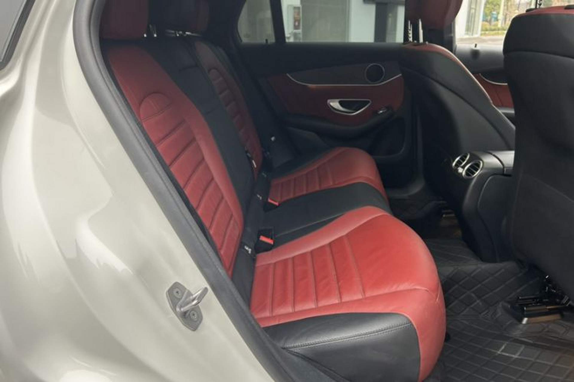 Used Mercedes-Benz GLC Coupe 2017 GLC 300 4MATIC Coupe SUV Interior 7