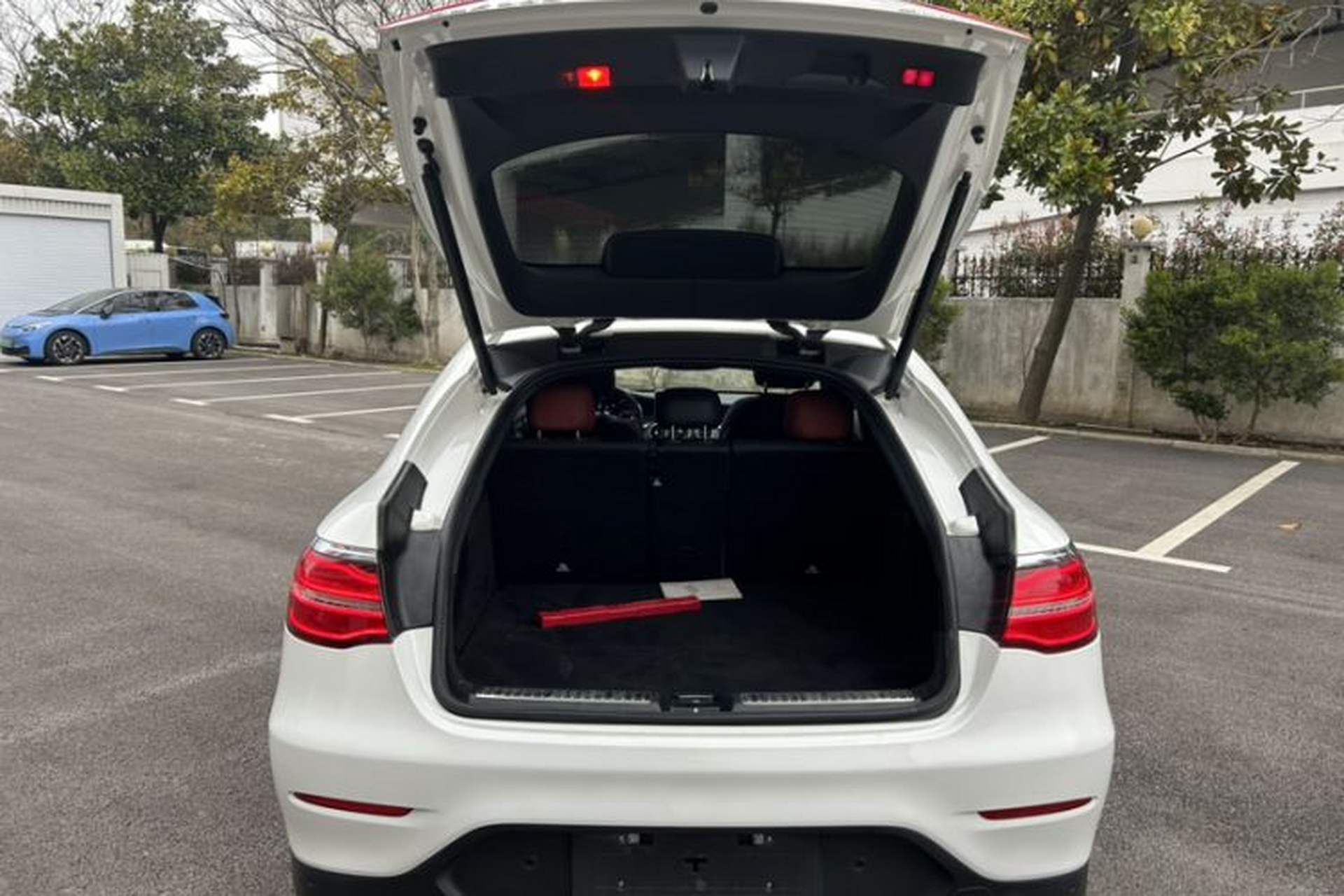 Used Mercedes-Benz GLC Coupe 2017 GLC 300 4MATIC Coupe SUV Interior 8
