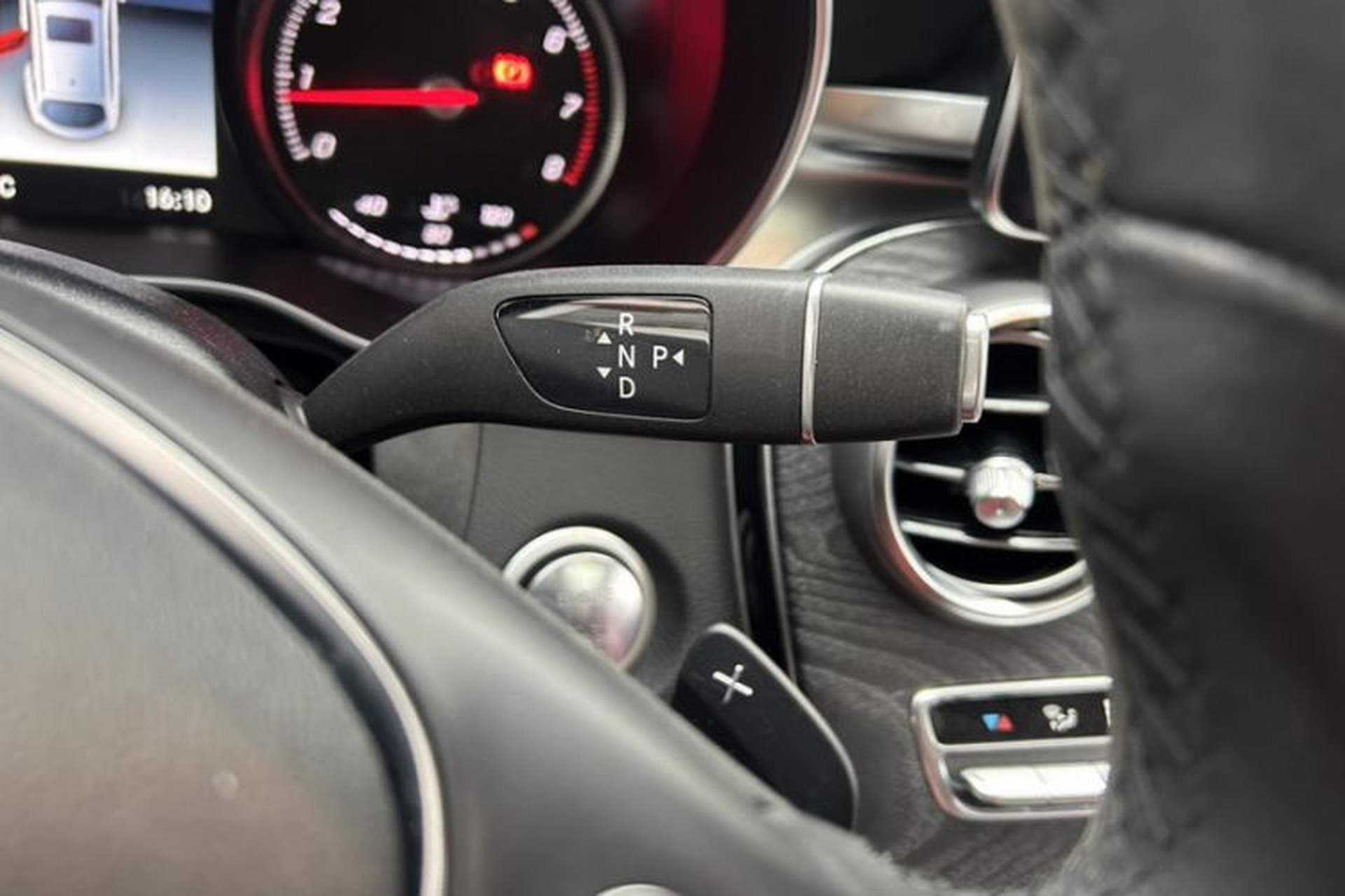 Used Mercedes-Benz GLC Coupe 2017 GLC 300 4MATIC Coupe SUV Interior 9