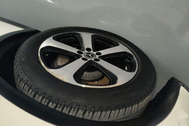 Used Mercedes-Benz GLC Coupe 2017 GLC 200 4MATIC Coupe SUV Left Front Wheel Hub