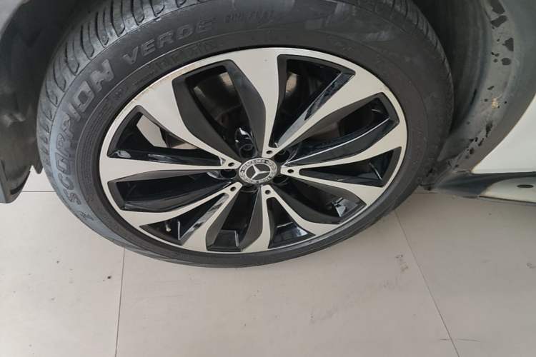 Used Mercedes-Benz GLC Coupe 2017 GLC 260 4MATIC Coupe SUV Left Front Wheel Hub