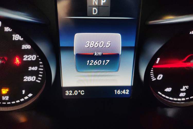 Used Mercedes-Benz GLC Coupe 2017 GLC 200 4MATIC Coupe SUV Odometer Close Up