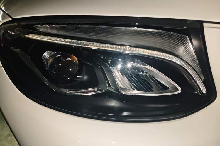 Used Mercedes-Benz GLC Coupe 2017 GLC 200 4MATIC Coupe SUV Right Front Headlight