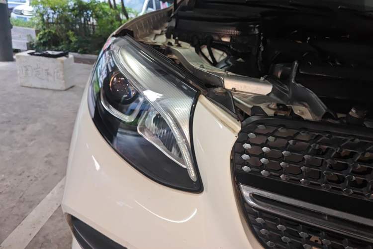 Used Mercedes-Benz GLC Coupe 2017 GLC 200 4MATIC Coupe SUV Right Front Headlight