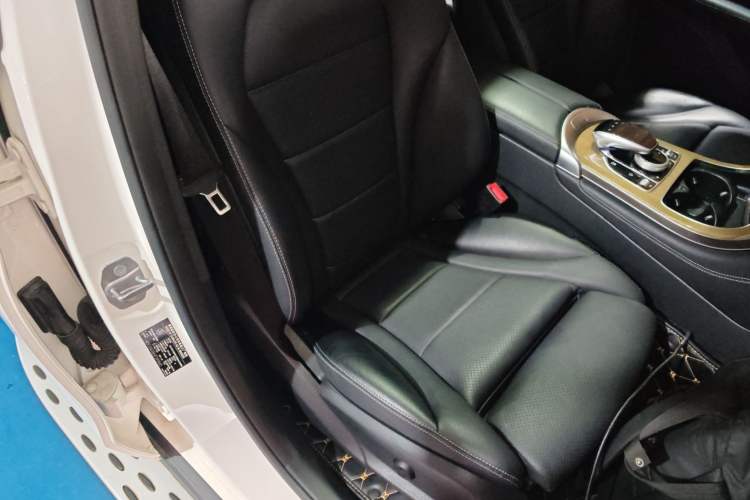 Used Mercedes-Benz GLC Coupe 2017 GLC 260 4MATIC Coupe SUV Right Front Seat