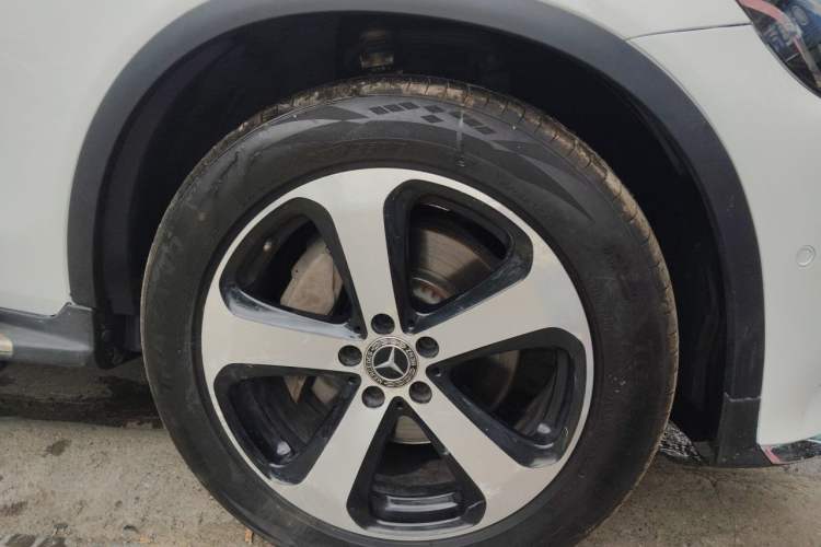 Used Mercedes-Benz GLC Coupe 2017 GLC 200 4MATIC Coupe SUV Right Front Wheel Hub