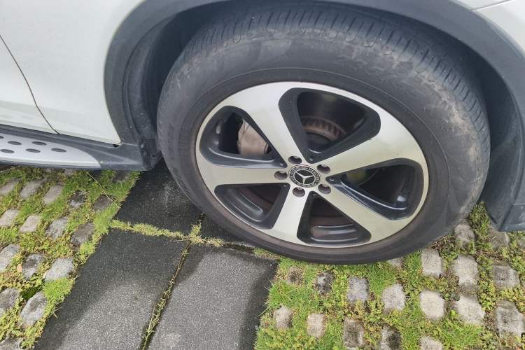 Used Mercedes-Benz GLC Coupe 2017 GLC 200 4MATIC Coupe SUV Right Front Wheel Hub