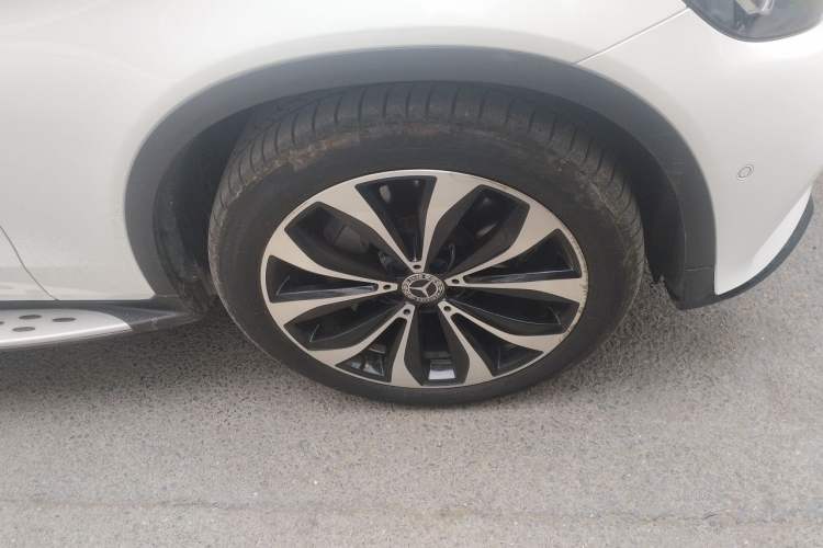 Used Mercedes-Benz GLC Coupe 2017 GLC 260 4MATIC Coupe SUV Right Front Wheel Hub