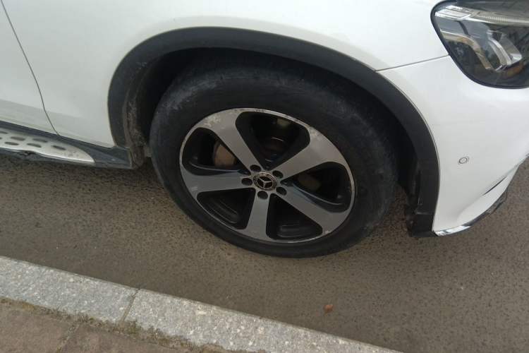 Used Mercedes-Benz GLC Coupe 2017 GLC 200 4MATIC Coupe SUV Right Front Wheel Hub