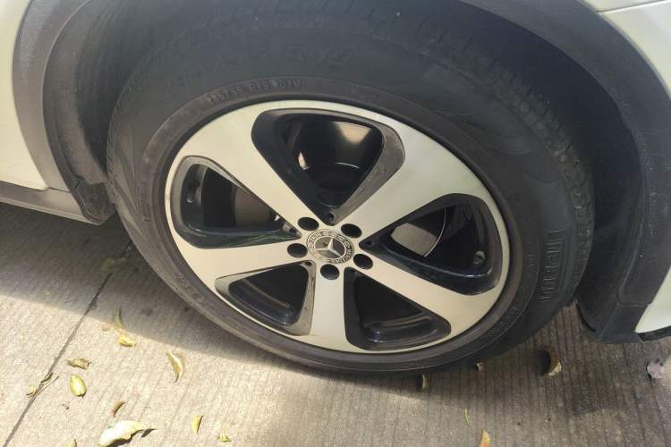 Used Mercedes-Benz GLC Coupe 2017 GLC 200 4MATIC Coupe SUV Right Front Wheel Hub