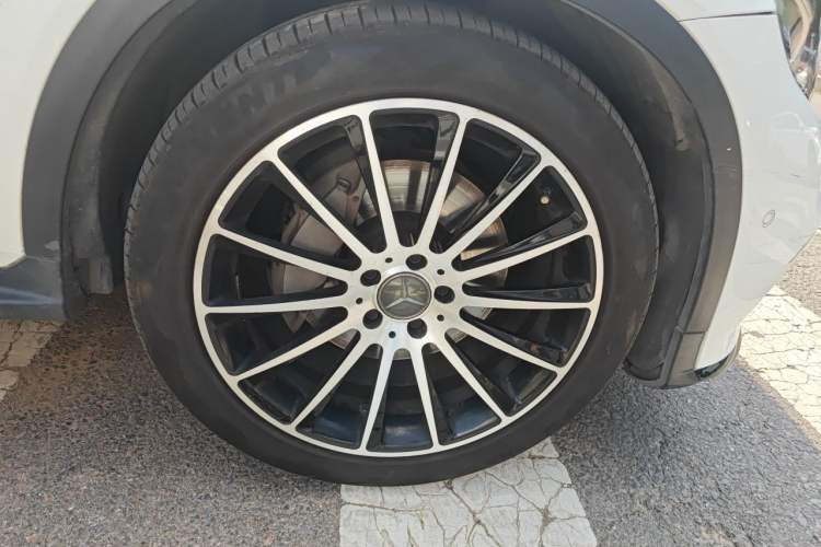Used Mercedes-Benz GLC Coupe 2017 GLC 200 4MATIC Coupe SUV Right Front Wheel Hub