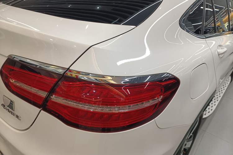 Used Mercedes-Benz GLC Coupe 2017 GLC 200 4MATIC Coupe SUV Right Rear Taillight