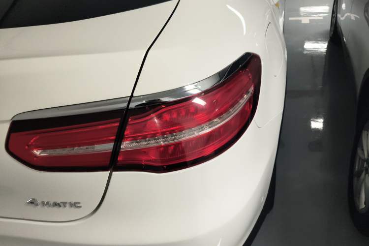 Used Mercedes-Benz GLC Coupe 2017 GLC 200 4MATIC Coupe SUV Right Rear Taillight
