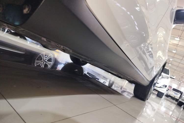 Used Mercedes-Benz GLC Coupe 2017 GLC 200 4MATIC Coupe SUV Right Side Sill