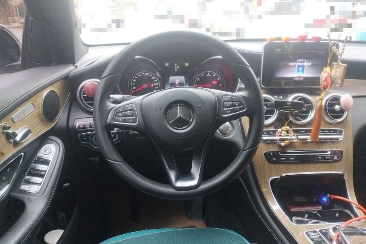 Used Mercedes-Benz GLC Coupe 2017 GLC 260 4MATIC Coupe SUV Steering Wheel