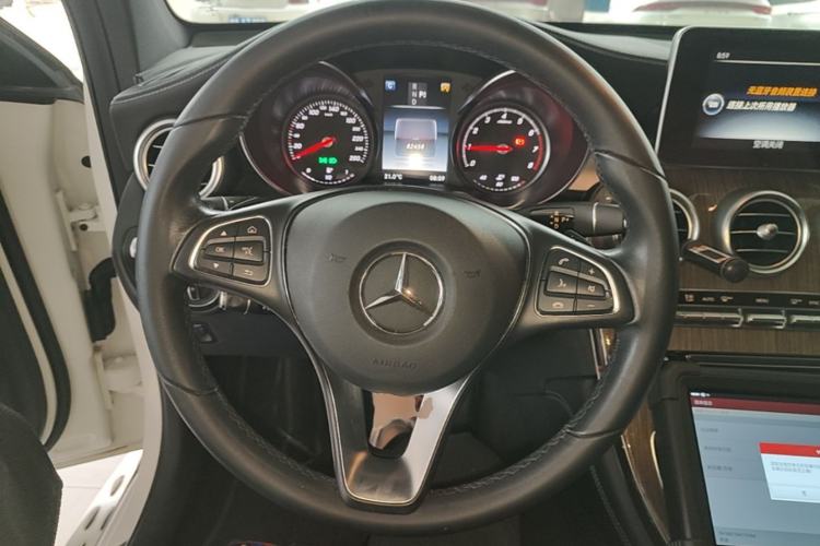 Used Mercedes-Benz GLC Coupe 2017 GLC 260 4MATIC Coupe SUV Steering Wheel