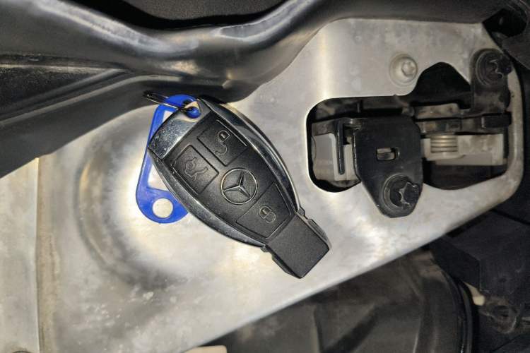 Used Mercedes-Benz GLC Coupe 2017 GLC 200 4MATIC Coupe SUV Vehicle Key