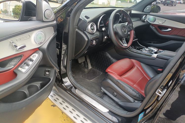 Used Mercedes-Benz GLC Coupe 2018 GLC 200 4MATIC Coupe SUV Driver Seat