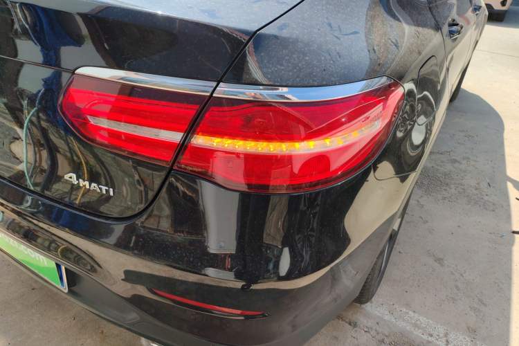 Used Mercedes-Benz GLC Coupe 2018 GLC 200 4MATIC Coupe SUV Exterior 3