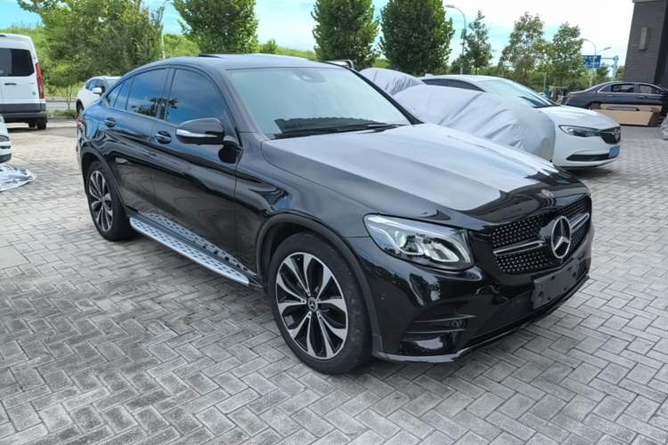 Used Mercedes-Benz GLC Coupe 2018 GLC 260 4MATIC Coupe SUV Front Right 45 Deg