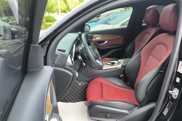 Used Mercedes-Benz GLC Coupe 2018 GLC 260 4MATIC Coupe SUV Left Front Seat