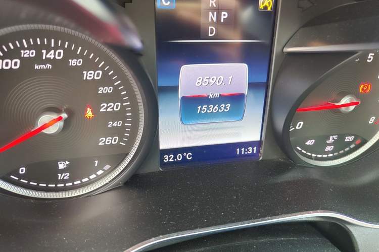 Used Mercedes-Benz GLC Coupe 2018 GLC 260 4MATIC Coupe SUV Odometer Close Up