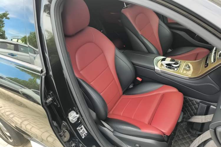 Used Mercedes-Benz GLC Coupe 2018 GLC 260 4MATIC Coupe SUV Right Front Seat