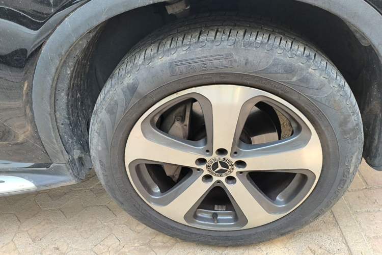 Used Mercedes-Benz GLC Coupe  Right Front Wheel Hub
