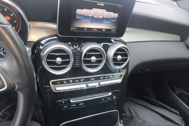 Used Mercedes-Benz GLC Coupe 2018 GLC 200 4MATIC Coupe SUV Audio And AC Panel