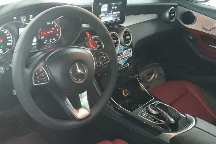 Used Mercedes-Benz GLC Coupe 2018 GLC 200 4MATIC Coupe SUV Center Console