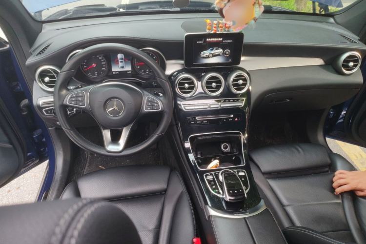 Used Mercedes-Benz GLC Coupe 2018 GLC 200 4MATIC Coupe SUV Center Console