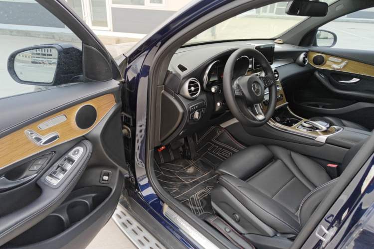 Used Mercedes-Benz GLC Coupe 2018 GLC 260 4MATIC Coupe SUV Driver Seat