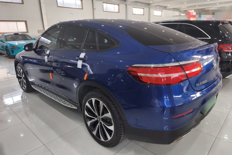 Used Mercedes-Benz GLC Coupe 2018 GLC 260 4MATIC Coupe SUV Exterior 3