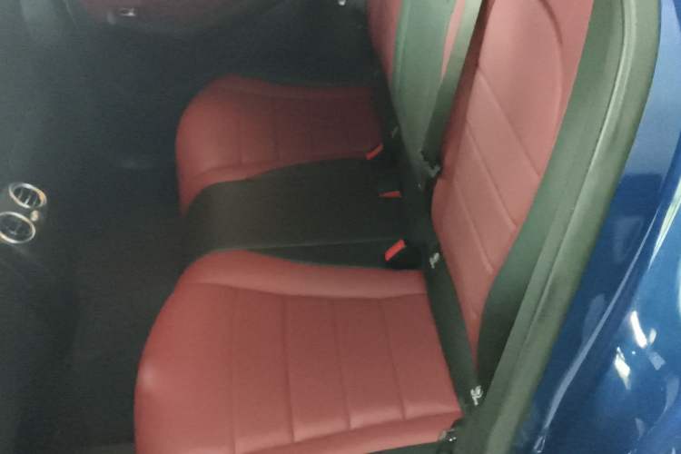 Used Mercedes-Benz GLC Coupe 2018 GLC 200 4MATIC Coupe SUV Left Rear Seat