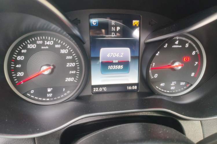 Used Mercedes-Benz GLC Coupe 2018 GLC 200 4MATIC Coupe SUV Odometer Close Up