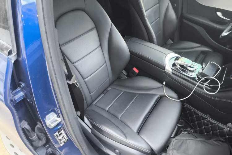 Used Mercedes-Benz GLC Coupe 2018 GLC 200 4MATIC Coupe SUV Right Front Seat