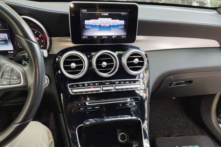 Used Mercedes-Benz GLC Coupe 2018 GLC 200 4MATIC Coupe SUV Audio And AC Panel