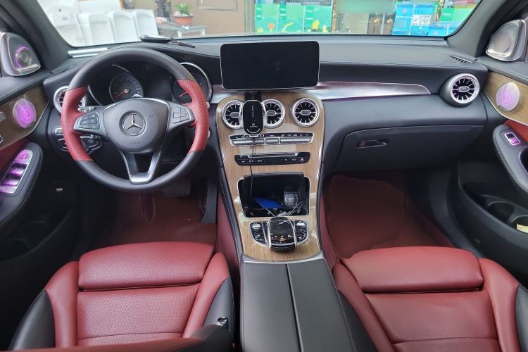 Used Mercedes-Benz GLC Coupe 2018 GLC 260 4MATIC Coupe SUV Center Console