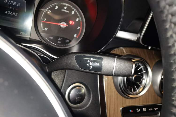 Used Mercedes-Benz GLC Coupe 2018 GLC 260 4MATIC Coupe SUV Gear Lever