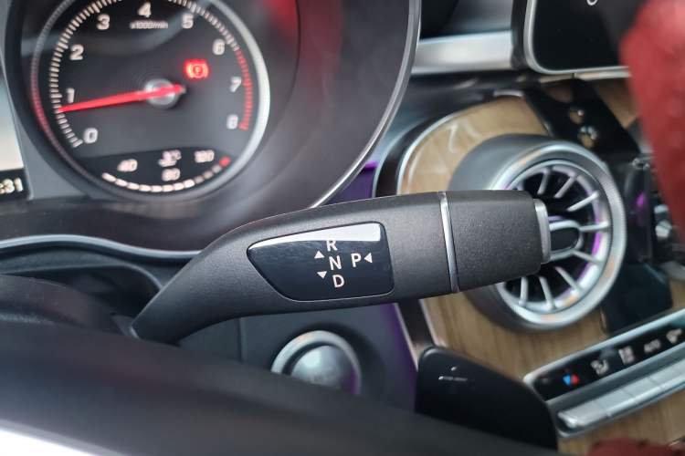 Used Mercedes-Benz GLC Coupe 2018 GLC 260 4MATIC Coupe SUV Gear Lever