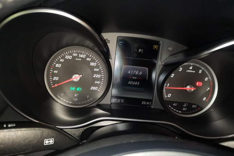 Used Mercedes-Benz GLC Coupe 2018 GLC 260 4MATIC Coupe SUV Odometer Close Up